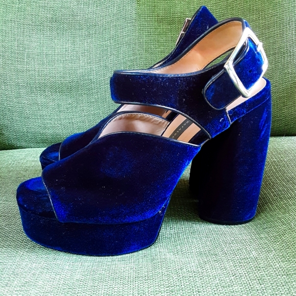 Zara Trafaluc blue velvet chunky platform heel.